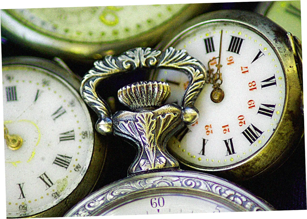 Looking for stylish and cheap iconic watches for women? Here are some elegant low-cost ladies watches.