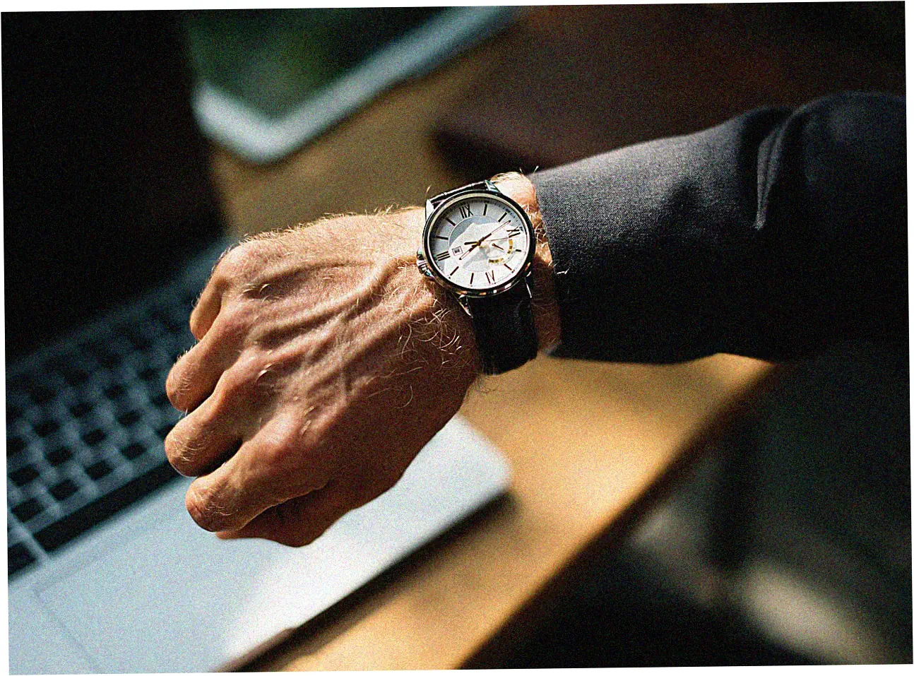 Let's talk about Swiss Legend's background and how they make their watches.