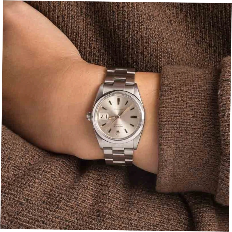 So, what kind of cheap metal watches should you look for, and what features really matter to keep them from rusting?